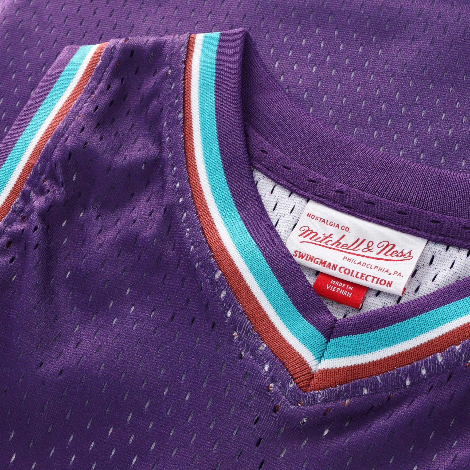 Utah Jazz Mitchell & Ness Road Swingman Jersey - Karl Malone - Youth