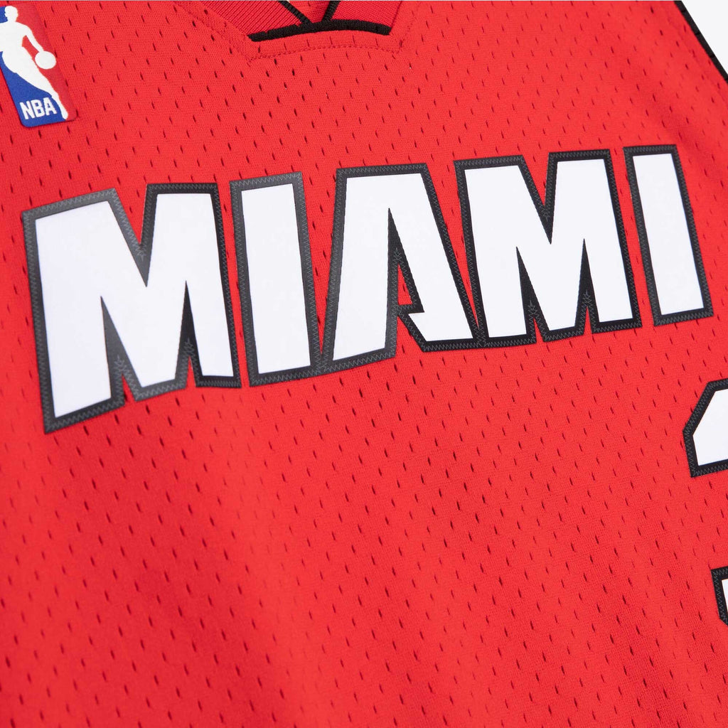 Miami Heat Mitchell & Ness NBA Dwyane Wade Alternate 2005 Hardwood Classics Swingman Jersey