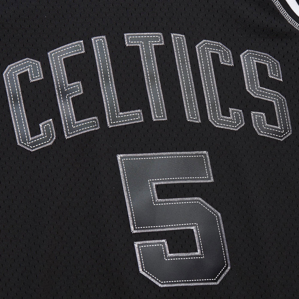 Boston Celtics Mitchell & Ness Kevin Garnett 2007 Contrast 2K Swingman Jersey - Black