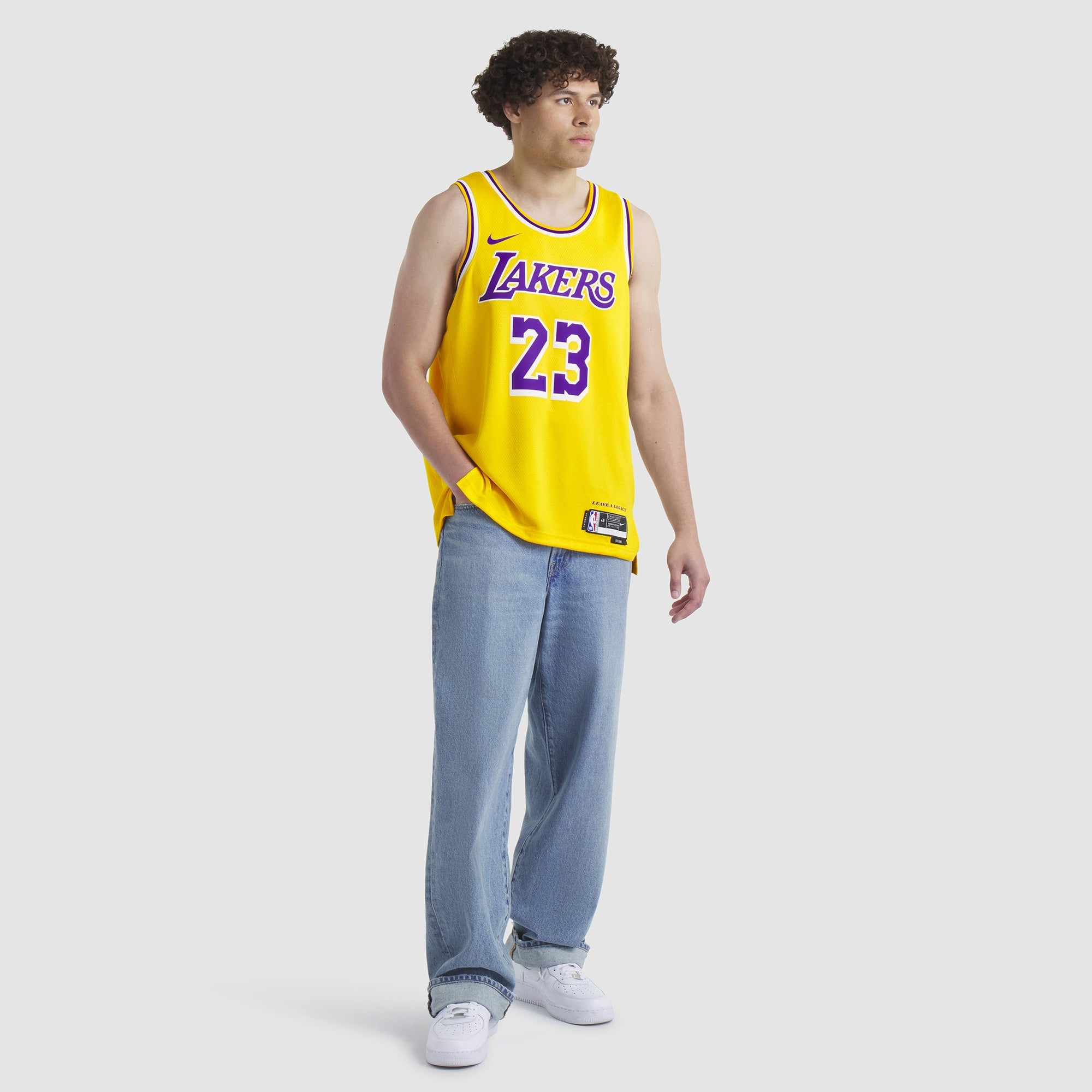 Los Angeles Lakers Nike Icon Swingman Jersey - LeBron James - Unisex