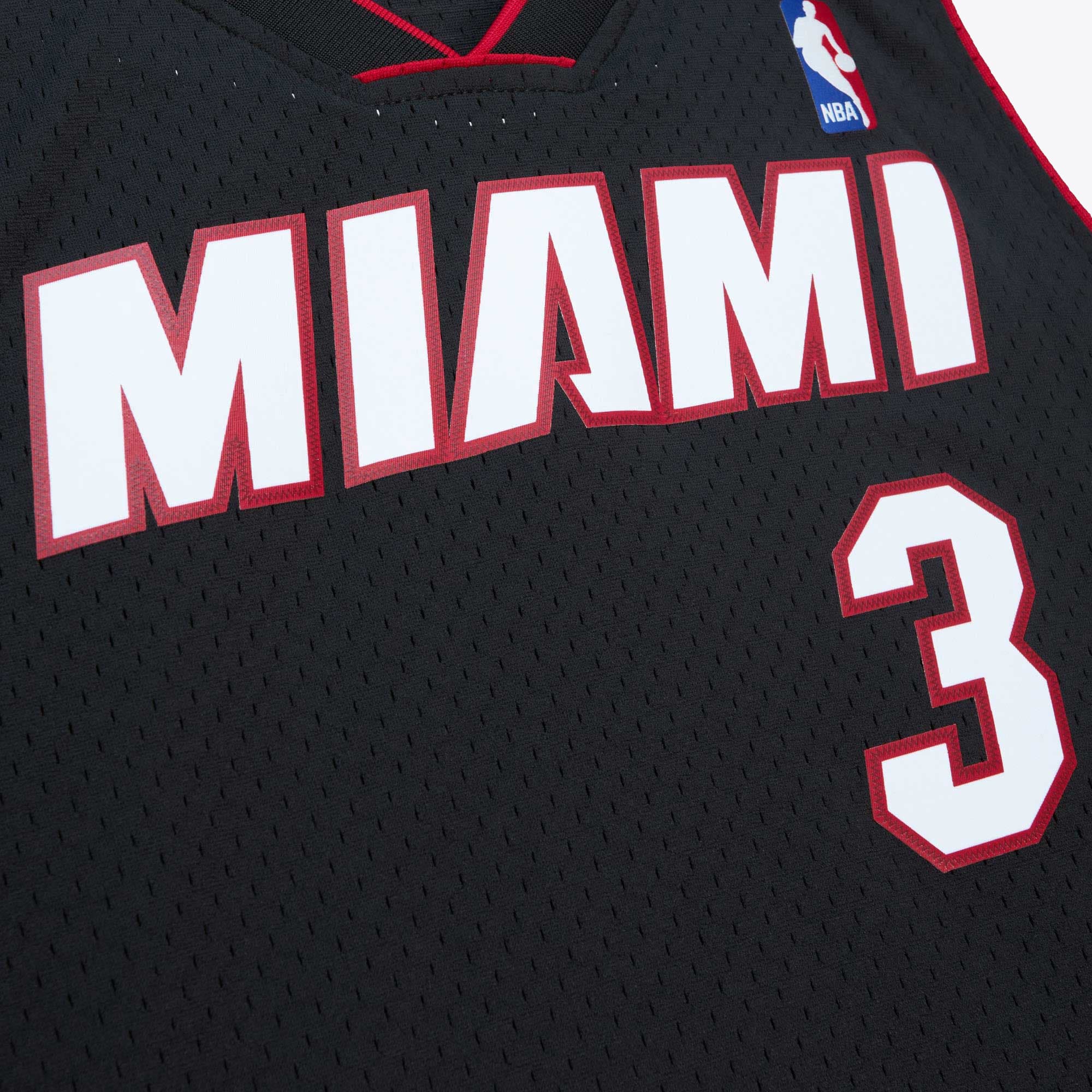 Miami Heat Mitchell & Ness NBA Dwyane Wade 2012 Road Hardwood Classics Swingman Jersey